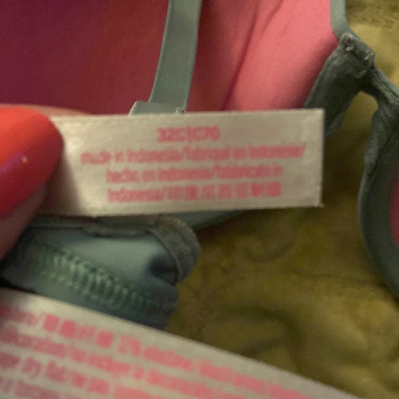 VS Pink Bra - Picture 3 of 3